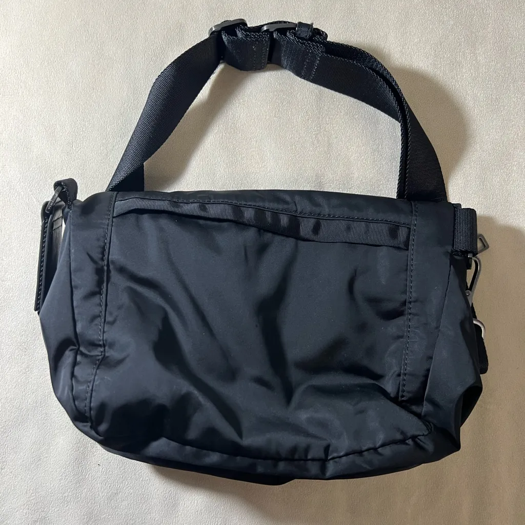 🖤 Lululemon “Dance Your Asana” Festival Belt Bag – Black Nylon with Silver - Image 9