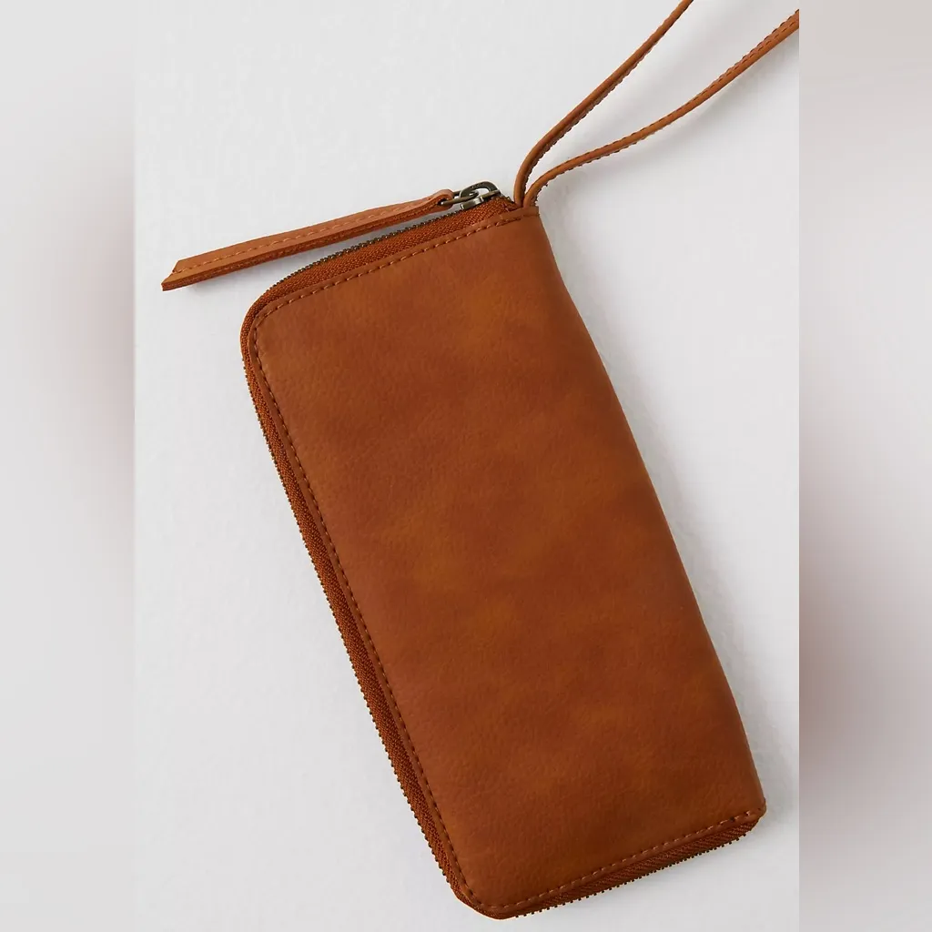 Free People  Distressed Vegan Wallet in Brown‎ - Image 3