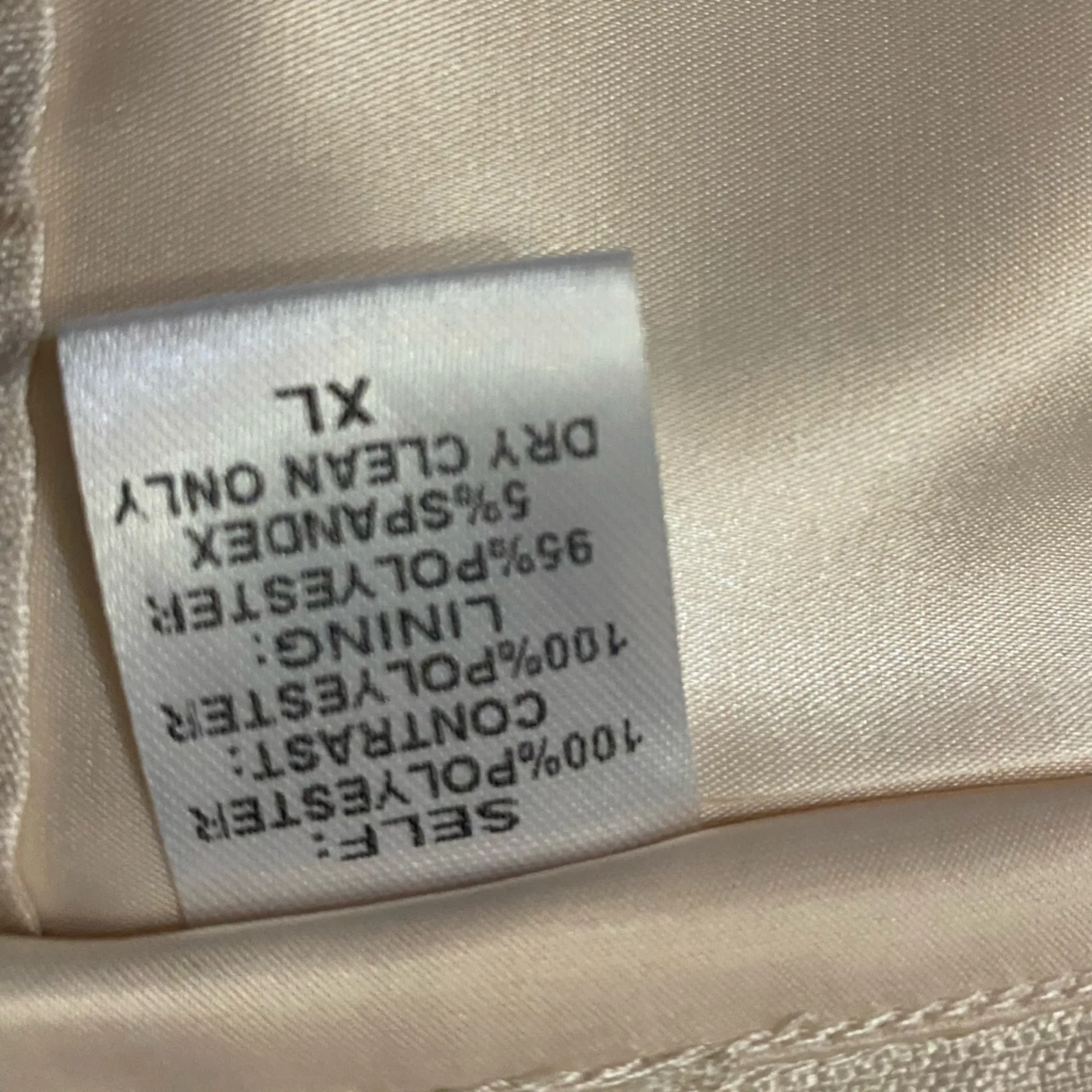 JLUXLABEL CHAMPAGNE GALA PLEATED TOP XL Color: Champagne
BNWT - Image 9