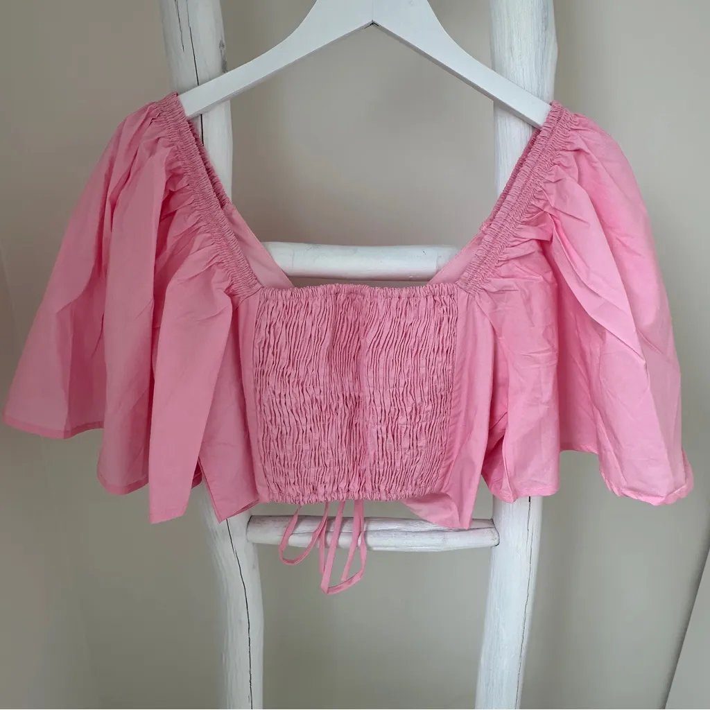 Mable Puffed Bell Sleeve Front Tie Crop Top Pink Size Medium - Image 2