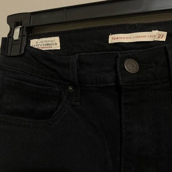 Levi’s 724 black high rise straight leg distressed cropped jeans women’s size 27 - Image 8