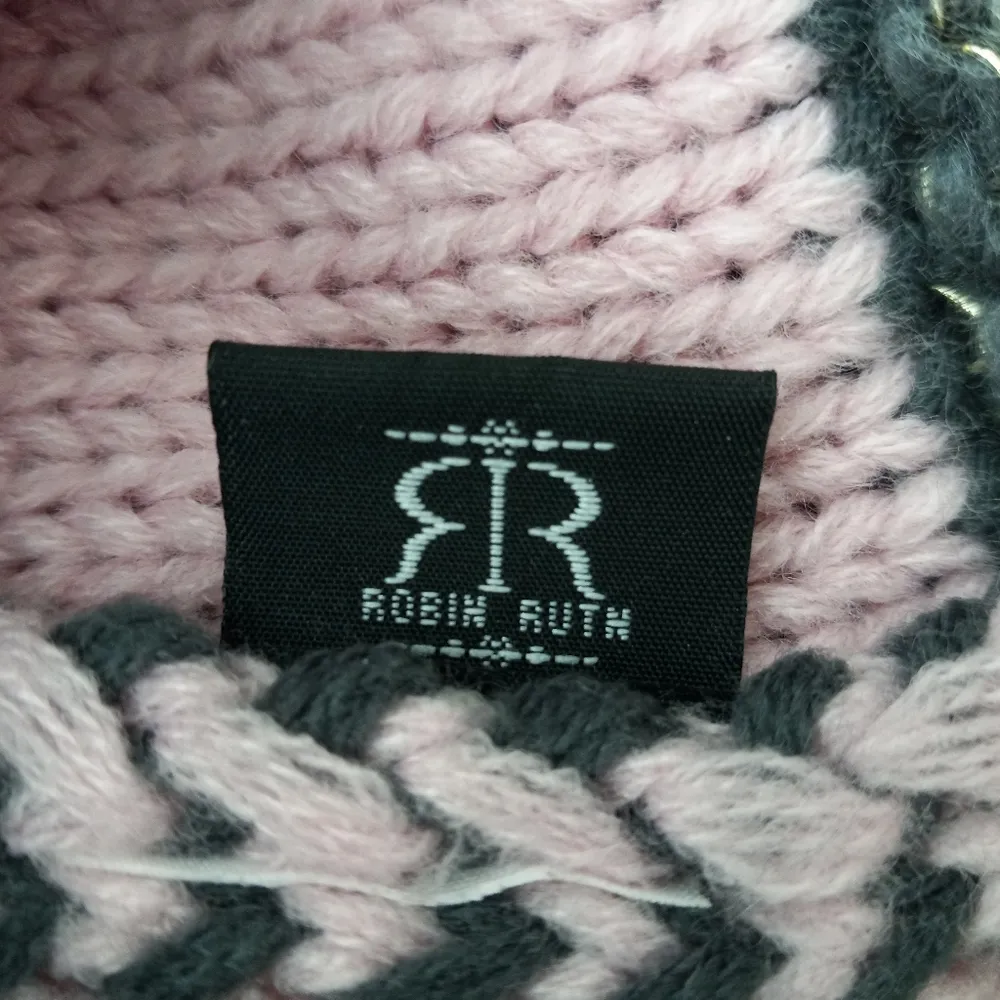 Robin Ruth Adult Amsterdam Knit Big Ball Cap Hat in Pink n Gray - Image 2