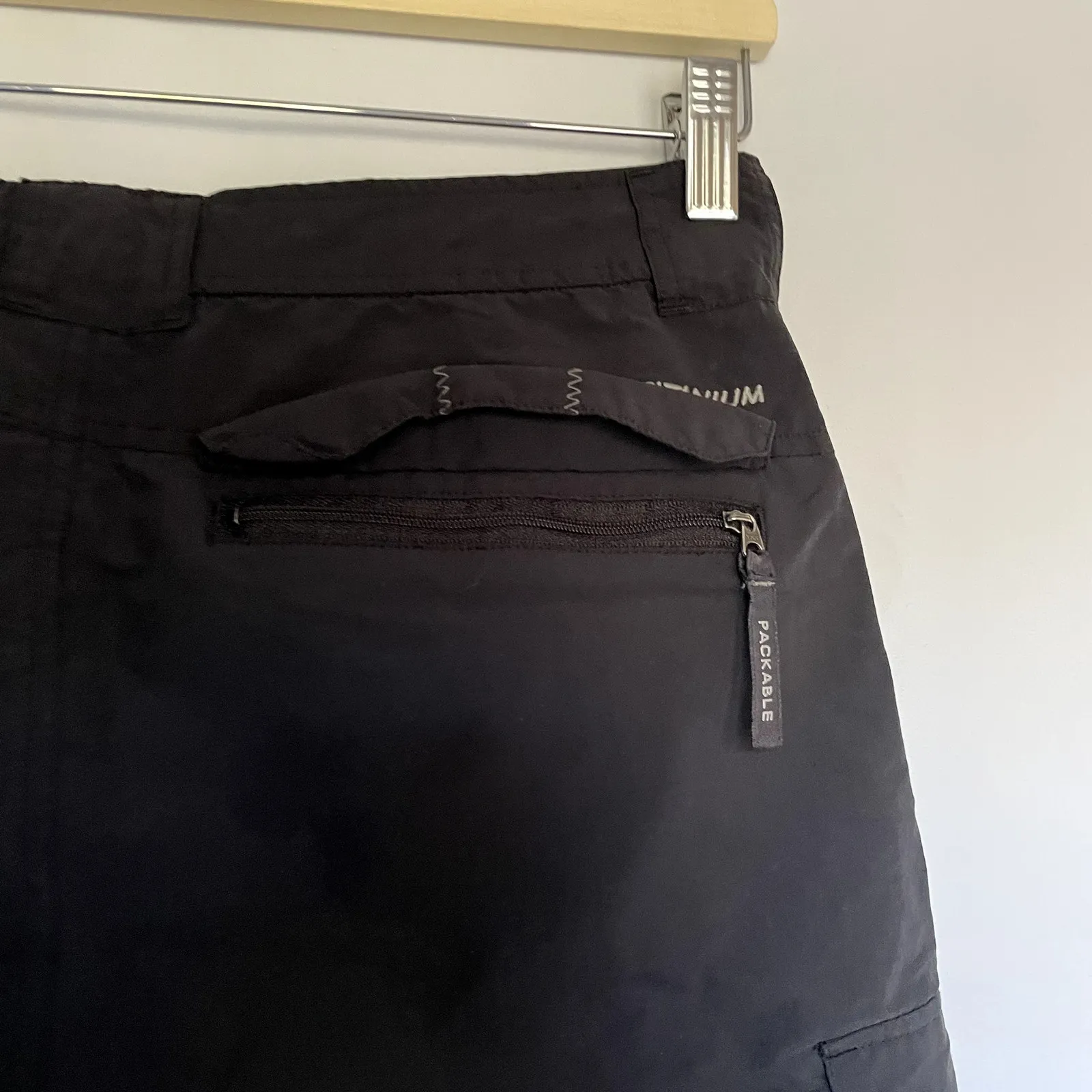 Columbia titanium black capri shorts pants pockets women's size 10 nylon cotton - Image 6