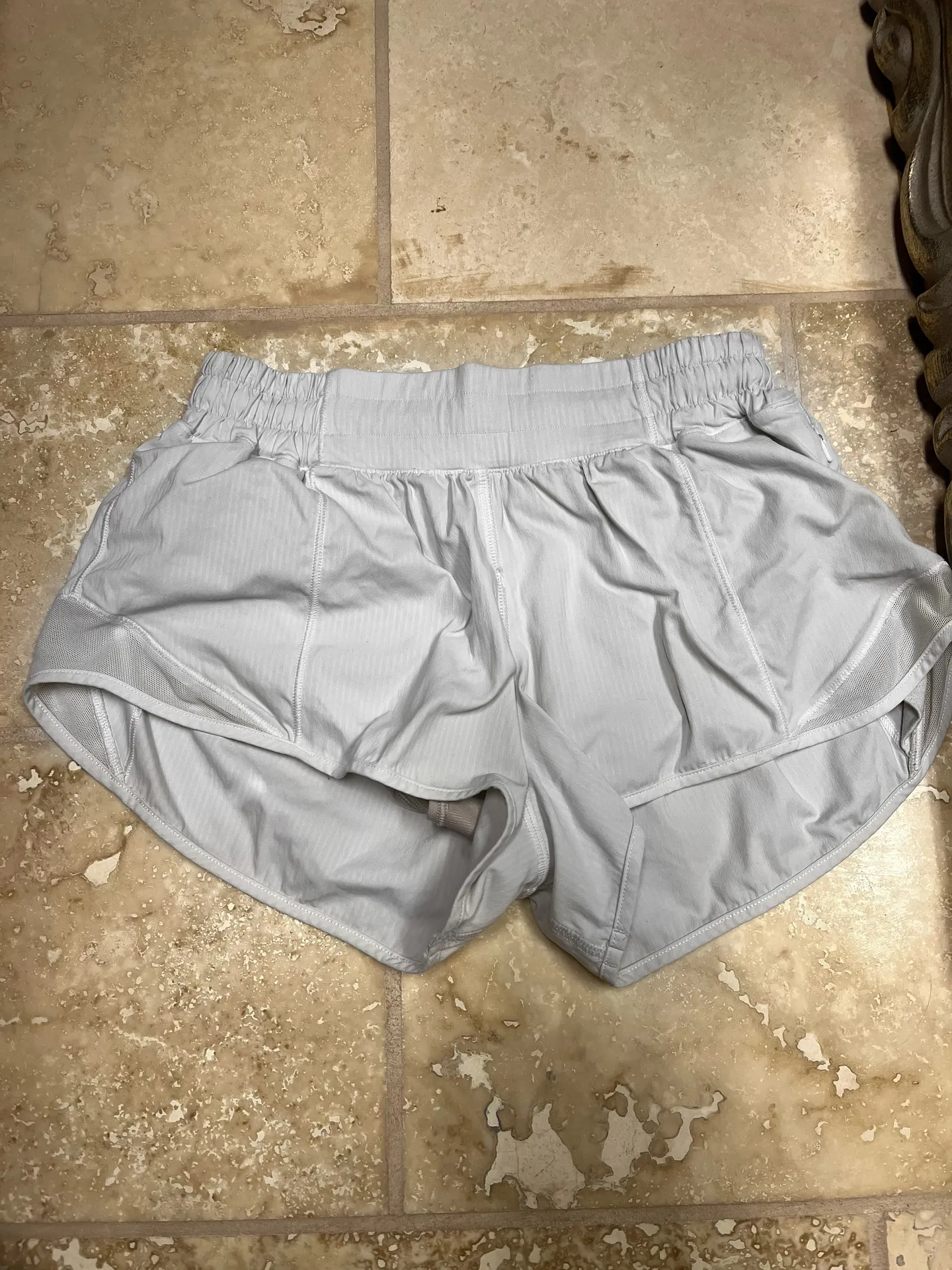 Lululemon Hotty Hot 2.5” Shorts - Image 2
