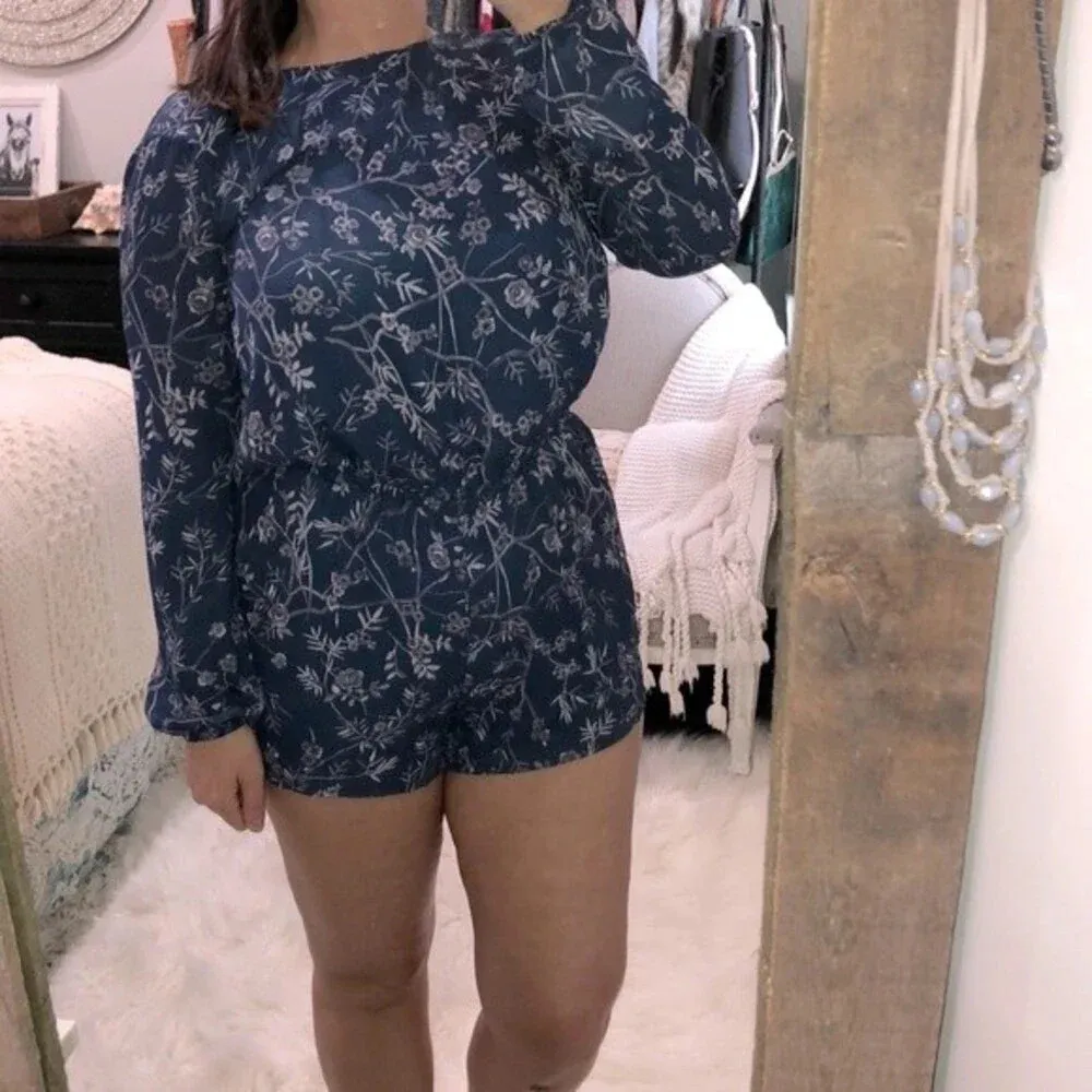 LUCCA COUTURE size medium blue floral boho romper - Image 2