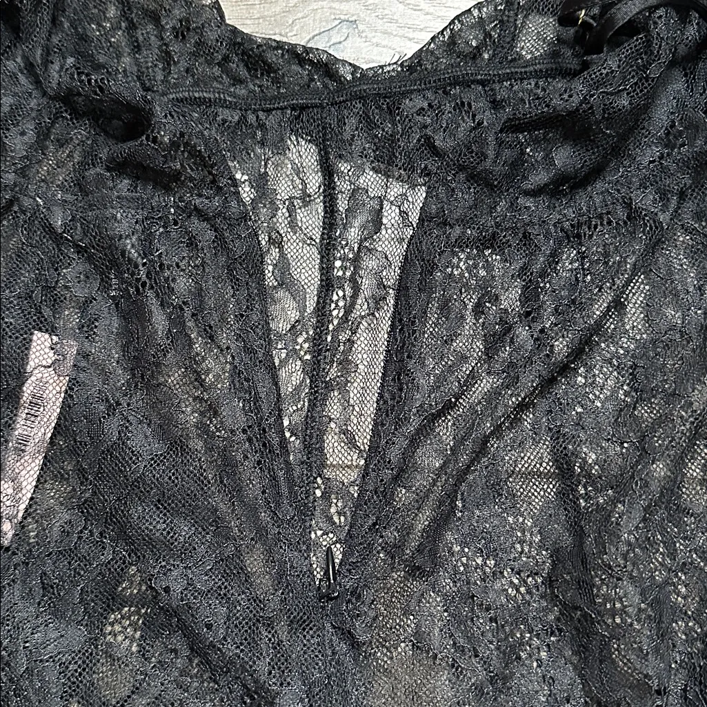 Victoria Secret Black Lace V-Back One Piece Bodysuit Romper Size Small - Image 7
