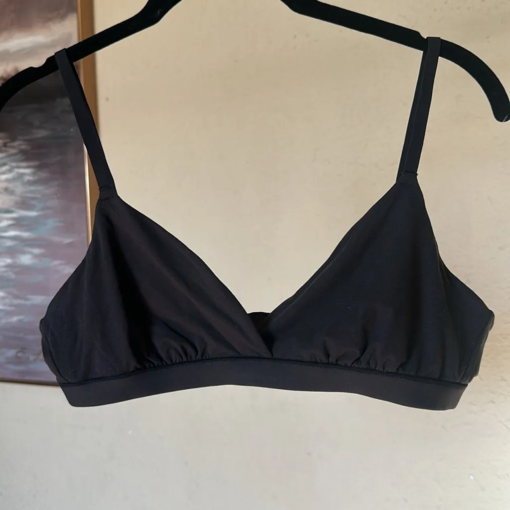 SKIMS Fits Everybody Cross Over Triangle Bralette‎ in Onyx NWOT size S - Image 5