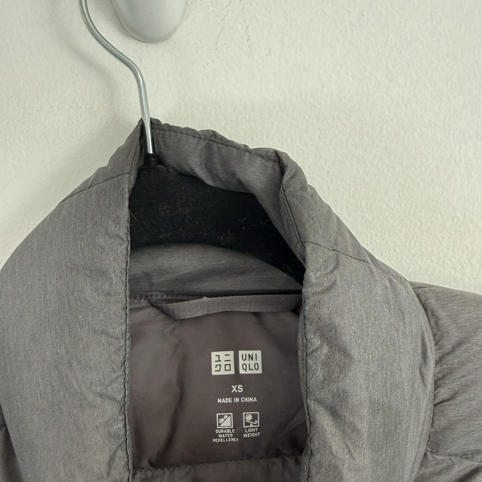 Uniqlo Grey Puffer Down Vest Packable Travel Full Zip Nylon Womens XS - Image 4