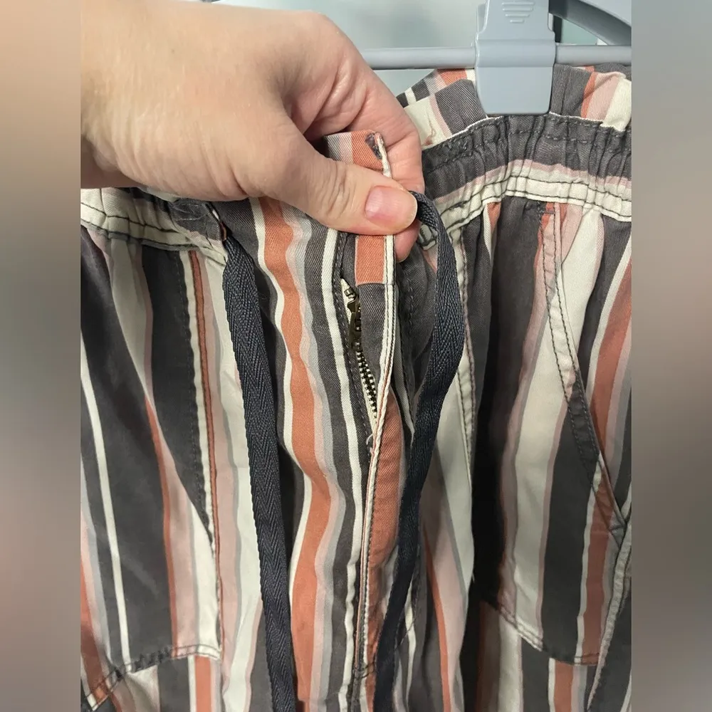 American Eagle striped garbage bag jogger style pants size‎ large - Image 3