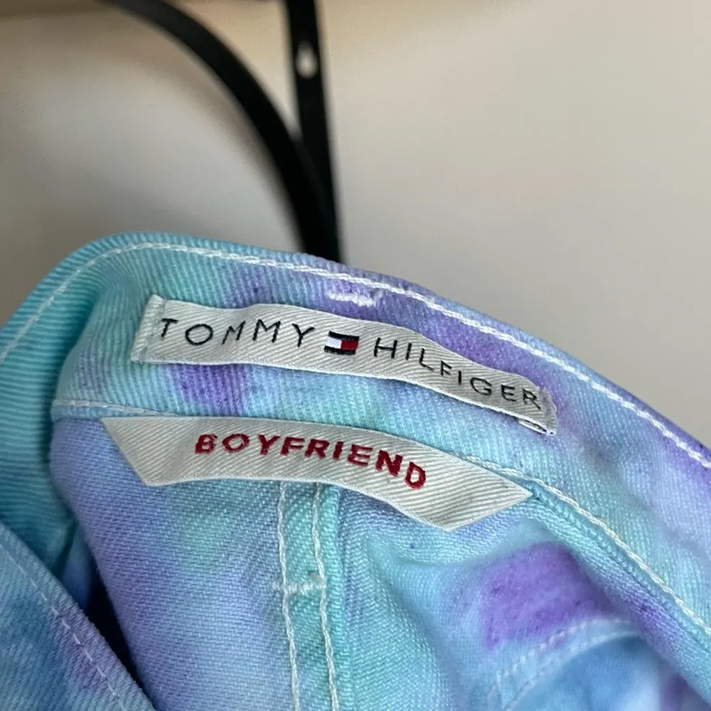 Tommy Hilfiger Tie Fye Cut Off Shorts - Image 4