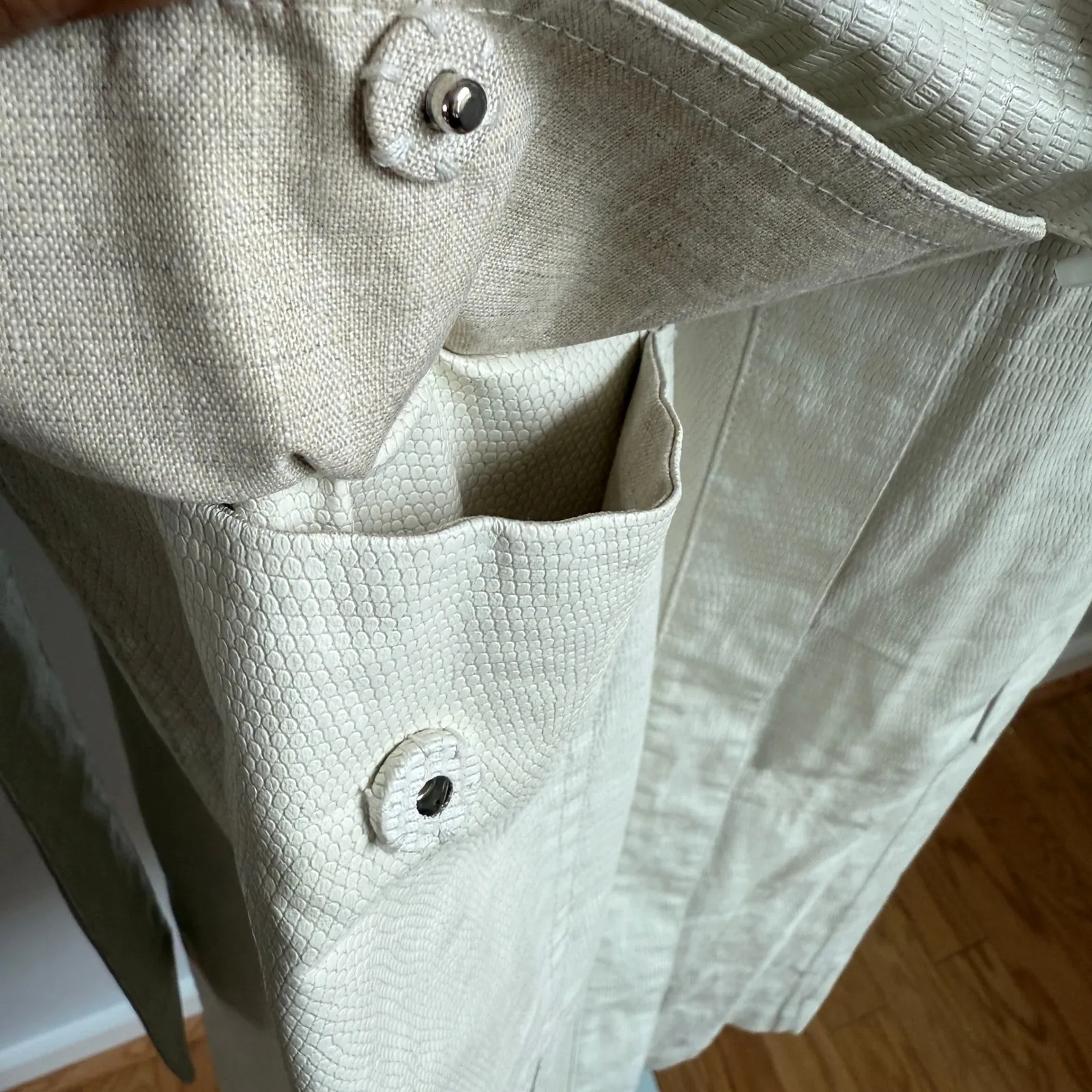 Bill‎ Blass New York Unique VTG 90s Y2K Trench Coat Size 6 Luxury Faux Leather - Image 9