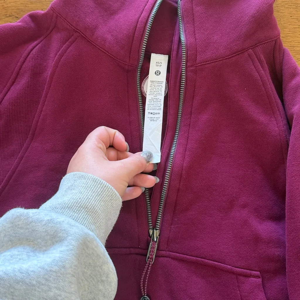 Lululemon  Cropped Scuba - Image 3