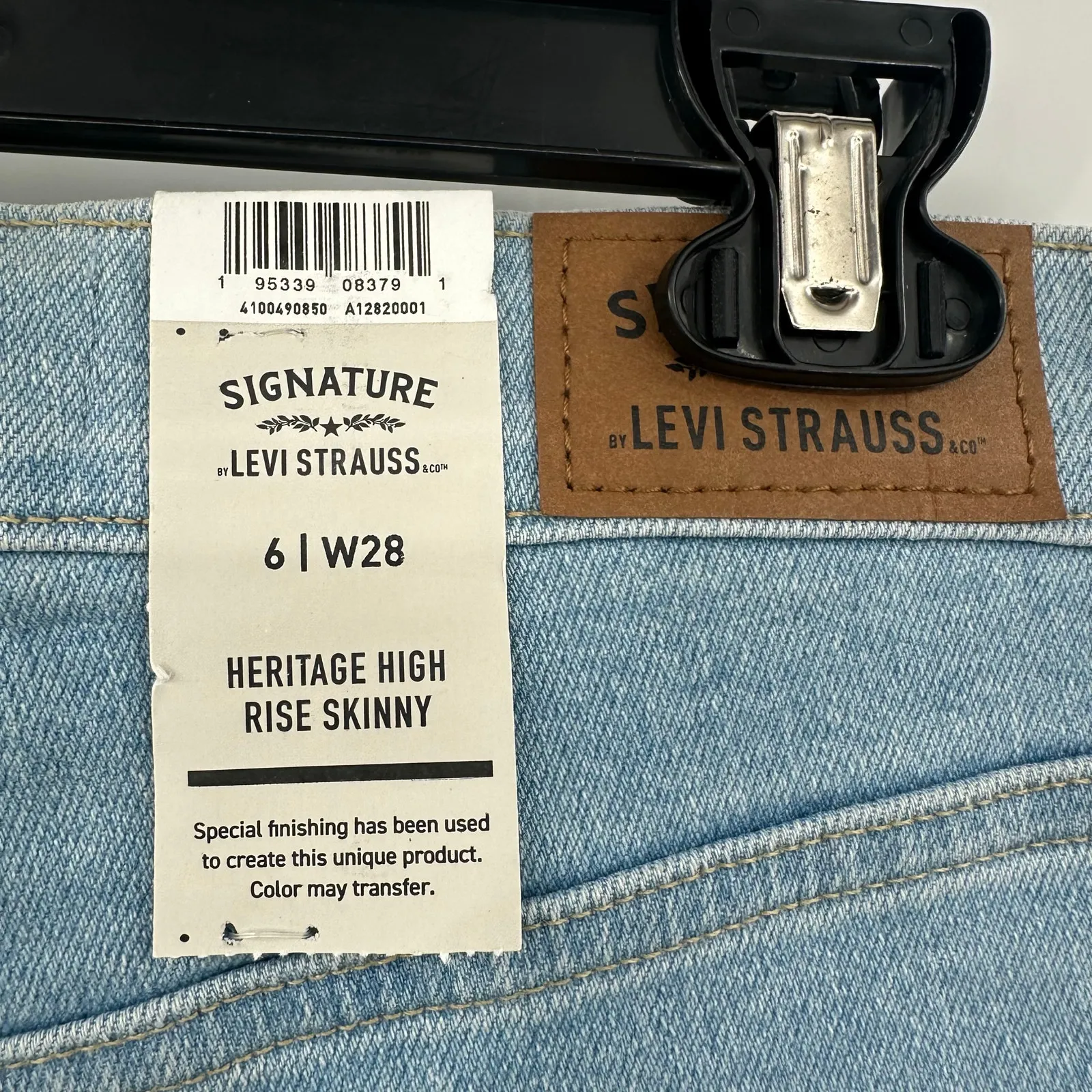 Signature Levi Straus NWT New with Tags Size 6 / W28 Skinny Jeans High Rise Blue - Image 4