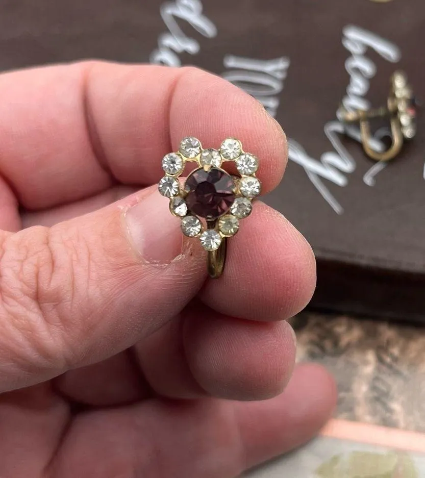 Vintage 1950s Purple Amethsyst Rhinestone Heart Screwback Earrings - Image 5