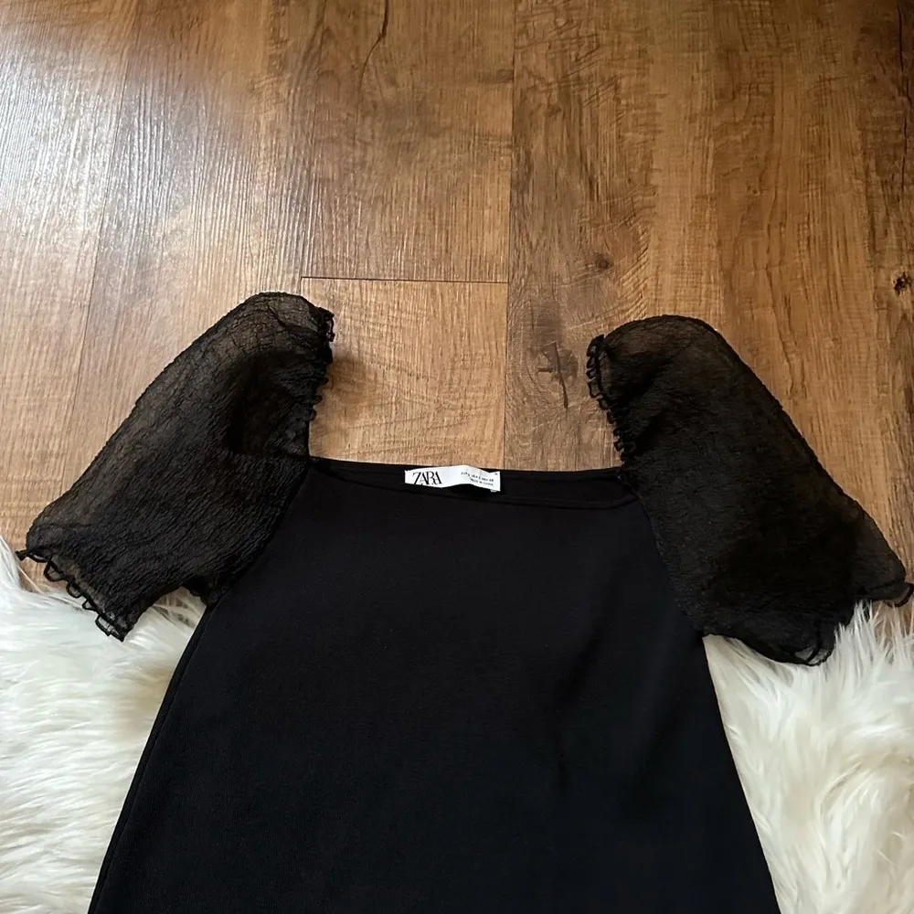 ZARA Black Knit Balloon Sleeve Dress - Image 4