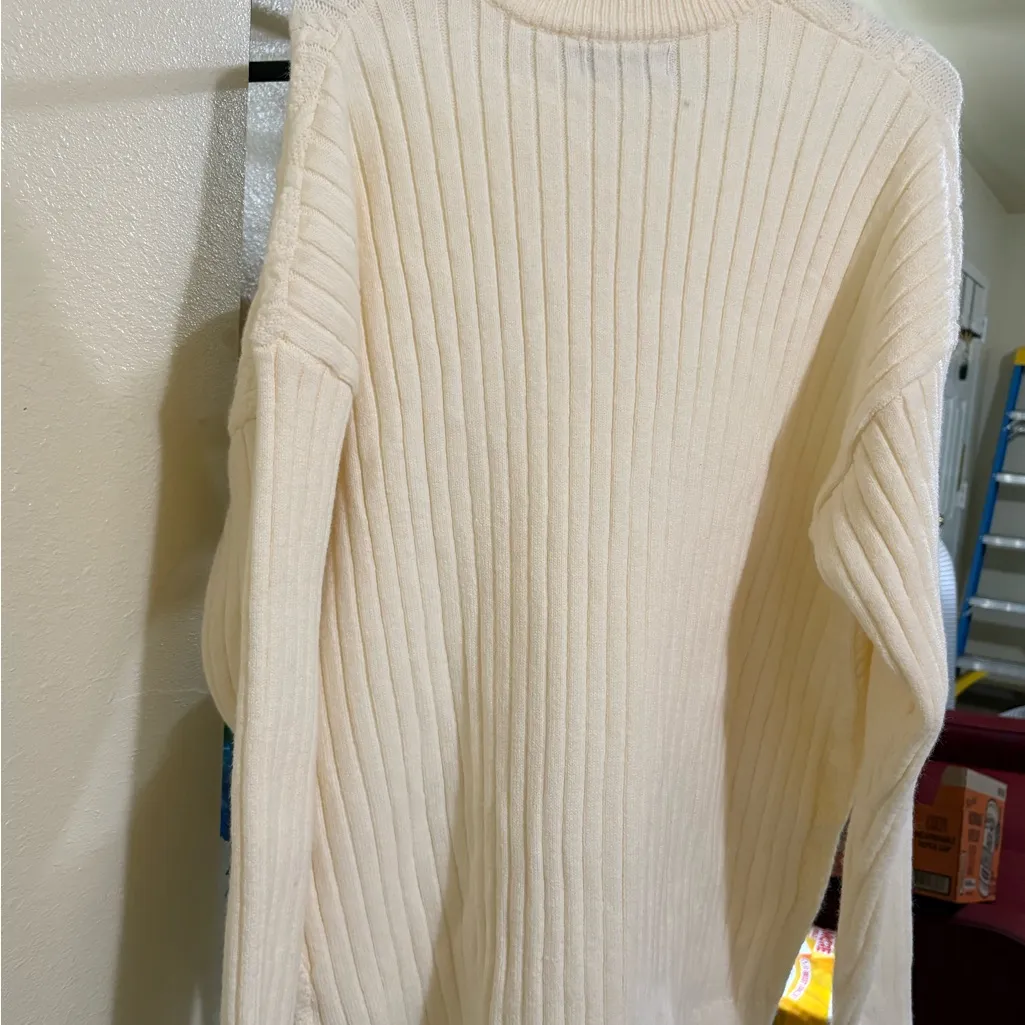 Elegant Cream Cable Knit Sweater Size L - Image 2