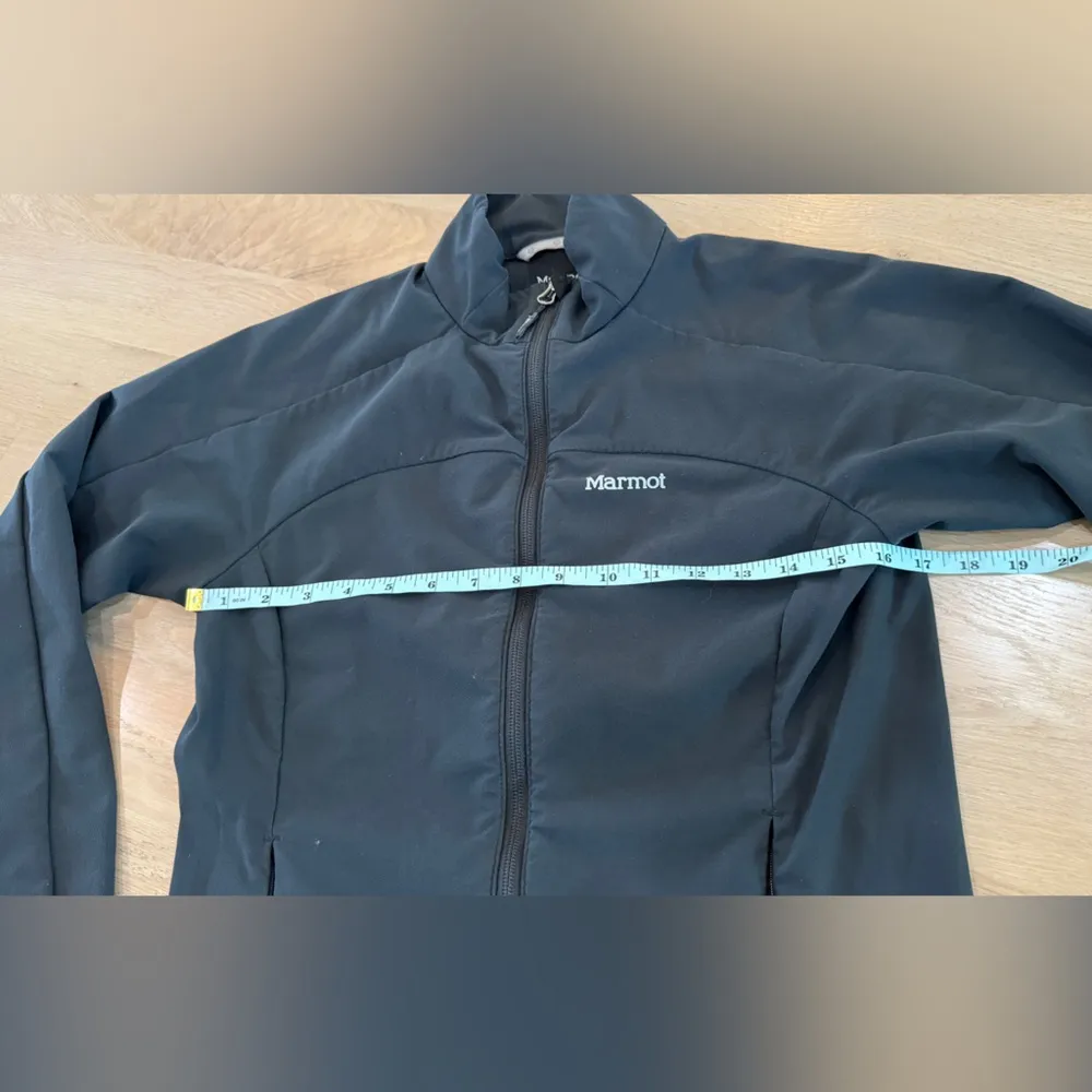 Marmot  women’s softshell black jacket size medium - Image 6