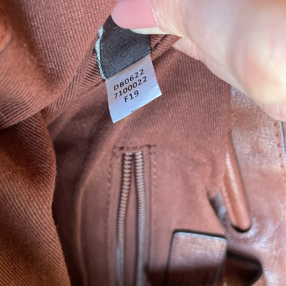 Frye Olivia Bucket Bag Drawstring Shoulder or Crossbody in Cognac leather - Image 14