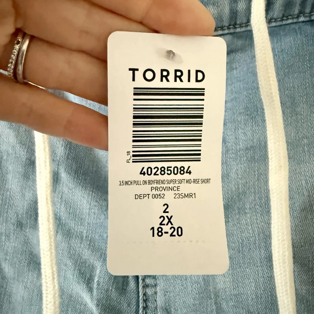 NWT Torrid Light Blue Jean Shorts with Drawstring Waist Size 2X - Image 4