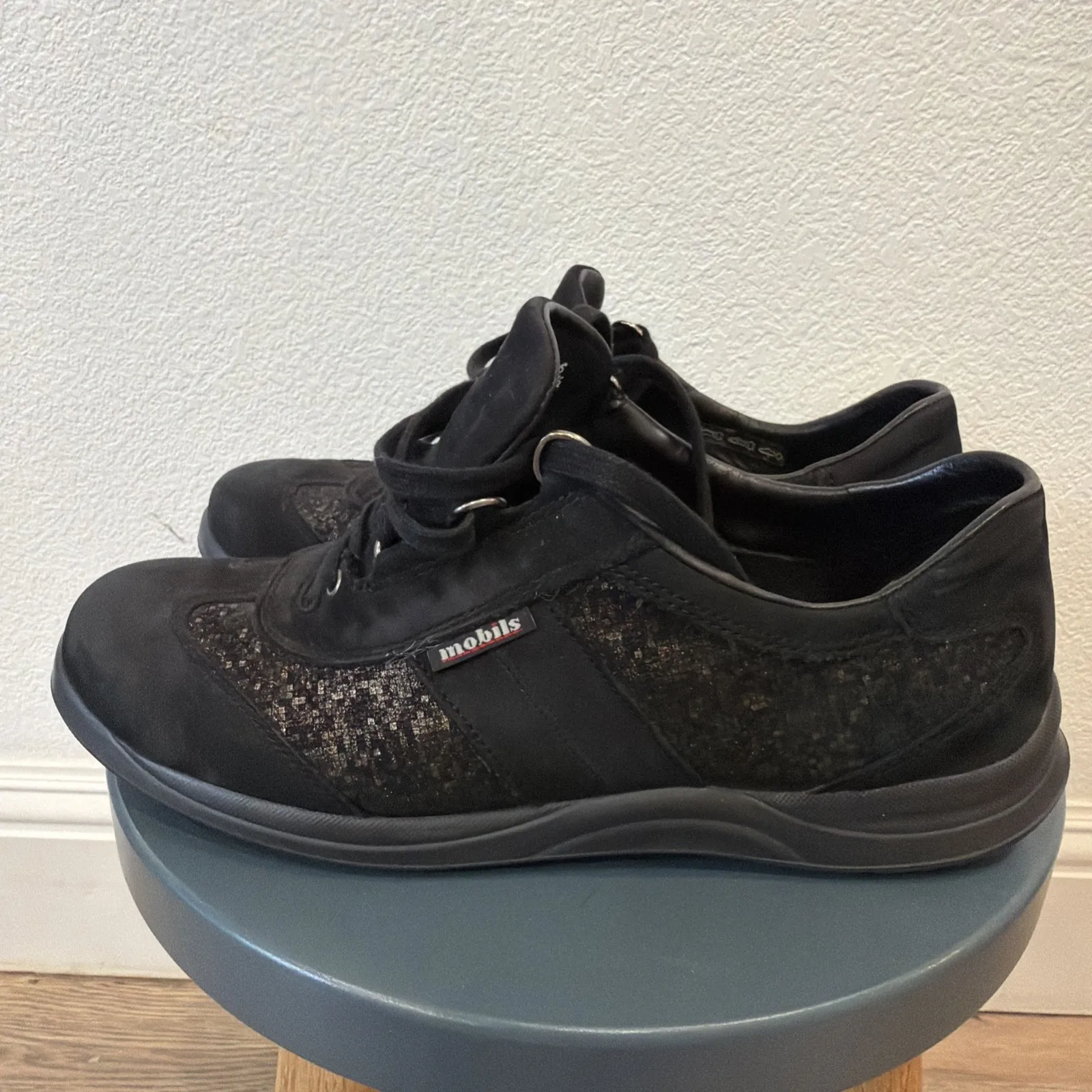 Mephisto Mobils Liria Women's Ergonomic Sneakers 8.5 Black Suede And Gunmetal - Image 4