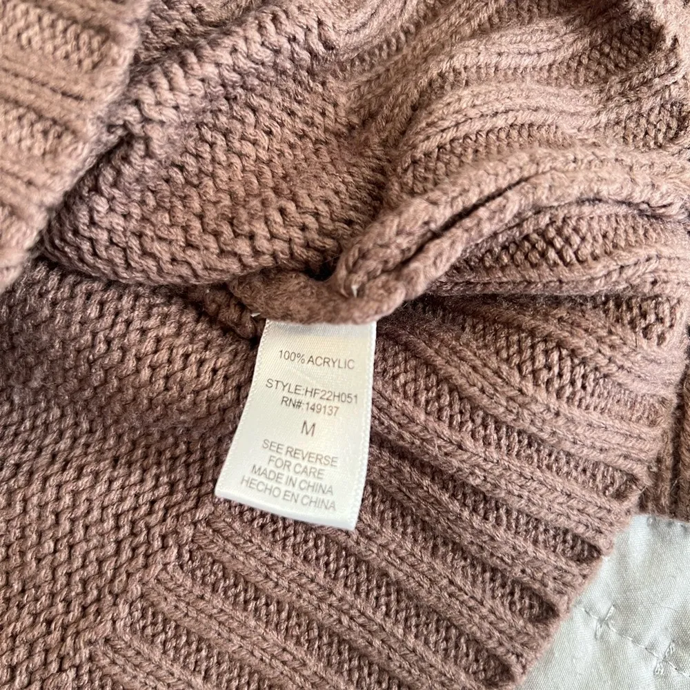 HYFVE cropped balloon sleeve sweater size Medium - Image 3