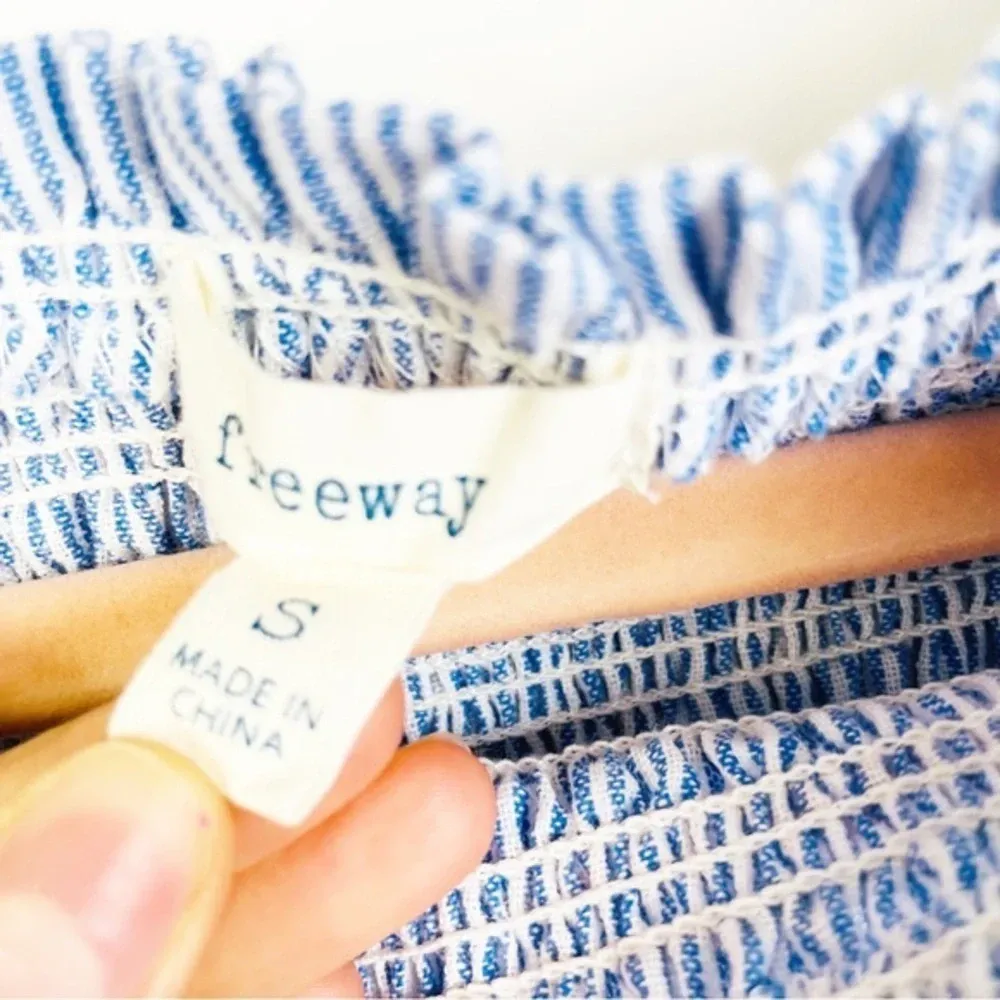 FREEWAY Blue Stripe Off The‎ Shoulder Top Size Small - Image 5