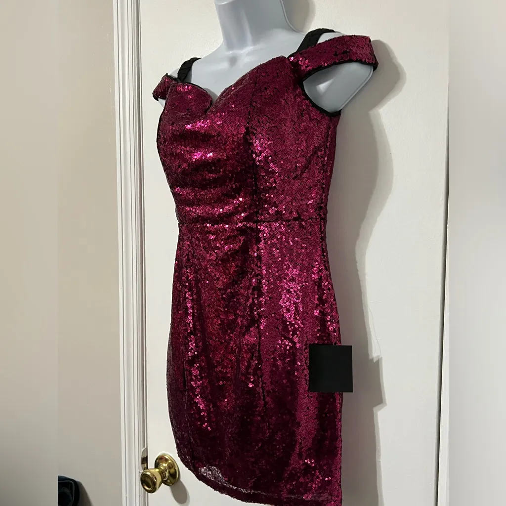 Lulus Magenta off the shoulder Sequin Strapless Mini Dress Small NWT - Image 2