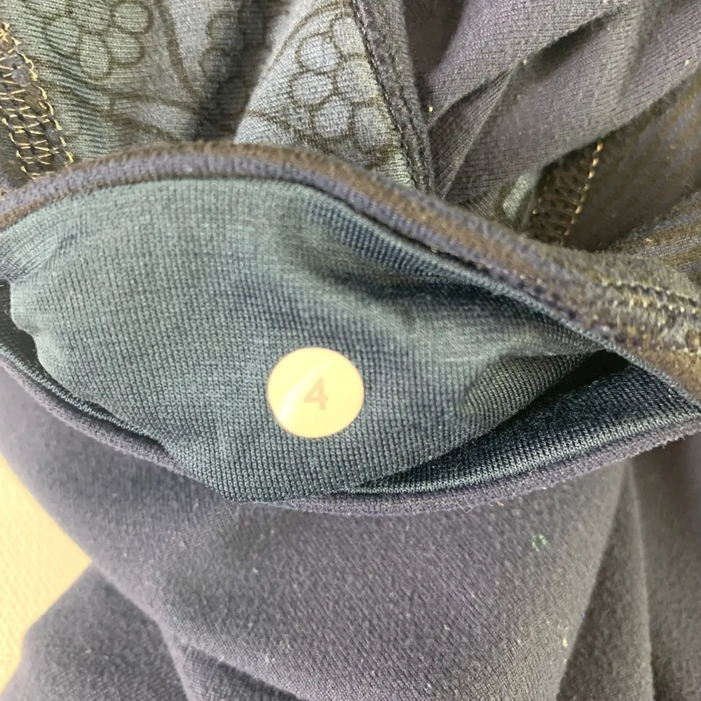 Lululemon Wunder Under Womens Reversible Leggings Size 4 Ankle Length 31” Inseam - Image 6