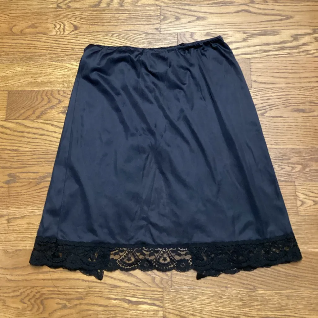 Vassarette Vintage nylon half slip. Size Small - Image 9