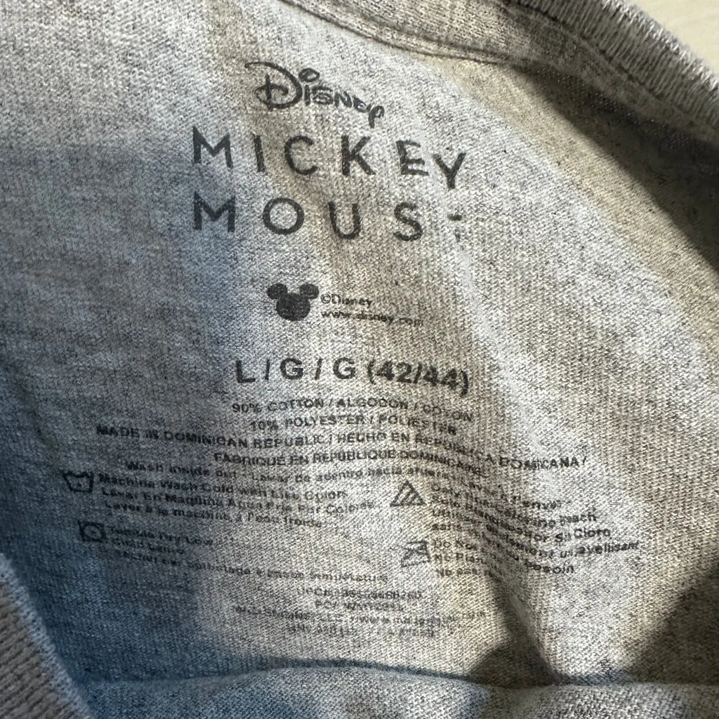 Disney Mickey Mouse Christmas Wreath T-Shirt Gray Holiday Graphic Tee L - Image 4