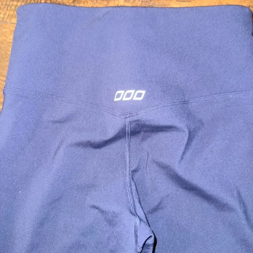 NWOT Lorna Jane Navy Flare Leggings Size Small - Image 3