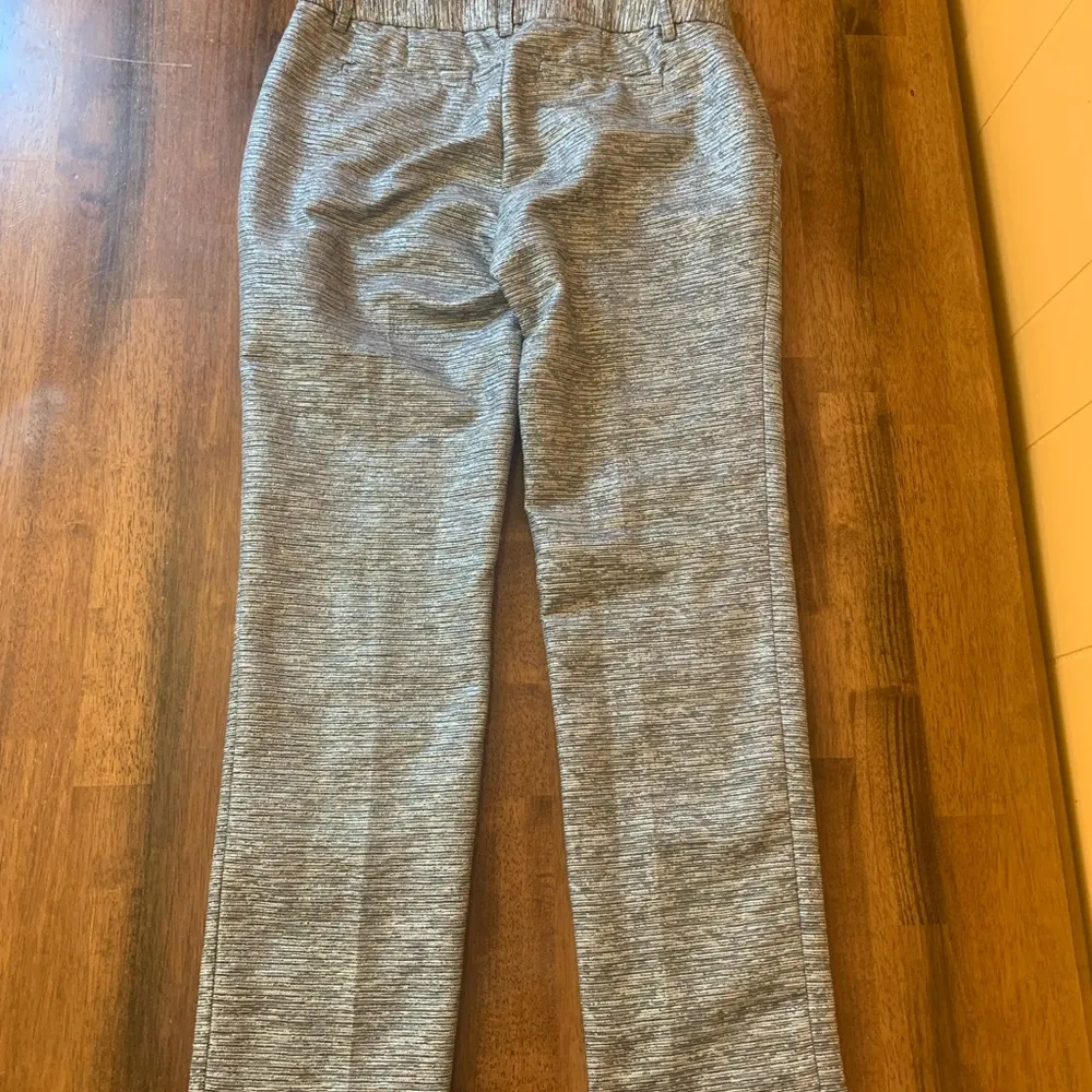 BCBG silver tweed metallic holiday chrome pants size 2 - Image 9