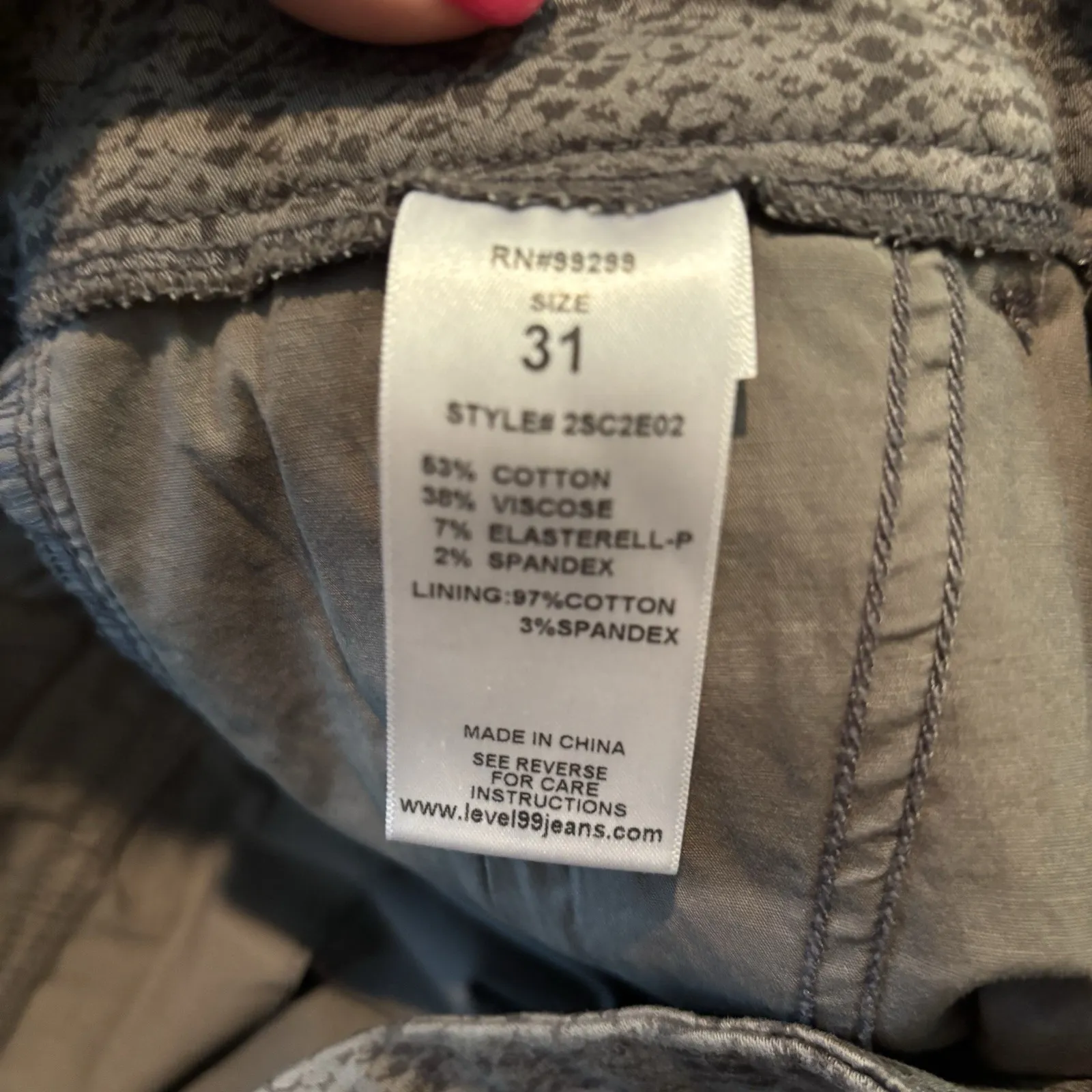 Level 99 Anthropologie Women's Size 31‎ River Rock Snake Print Pants Gray Ankle - Image 7