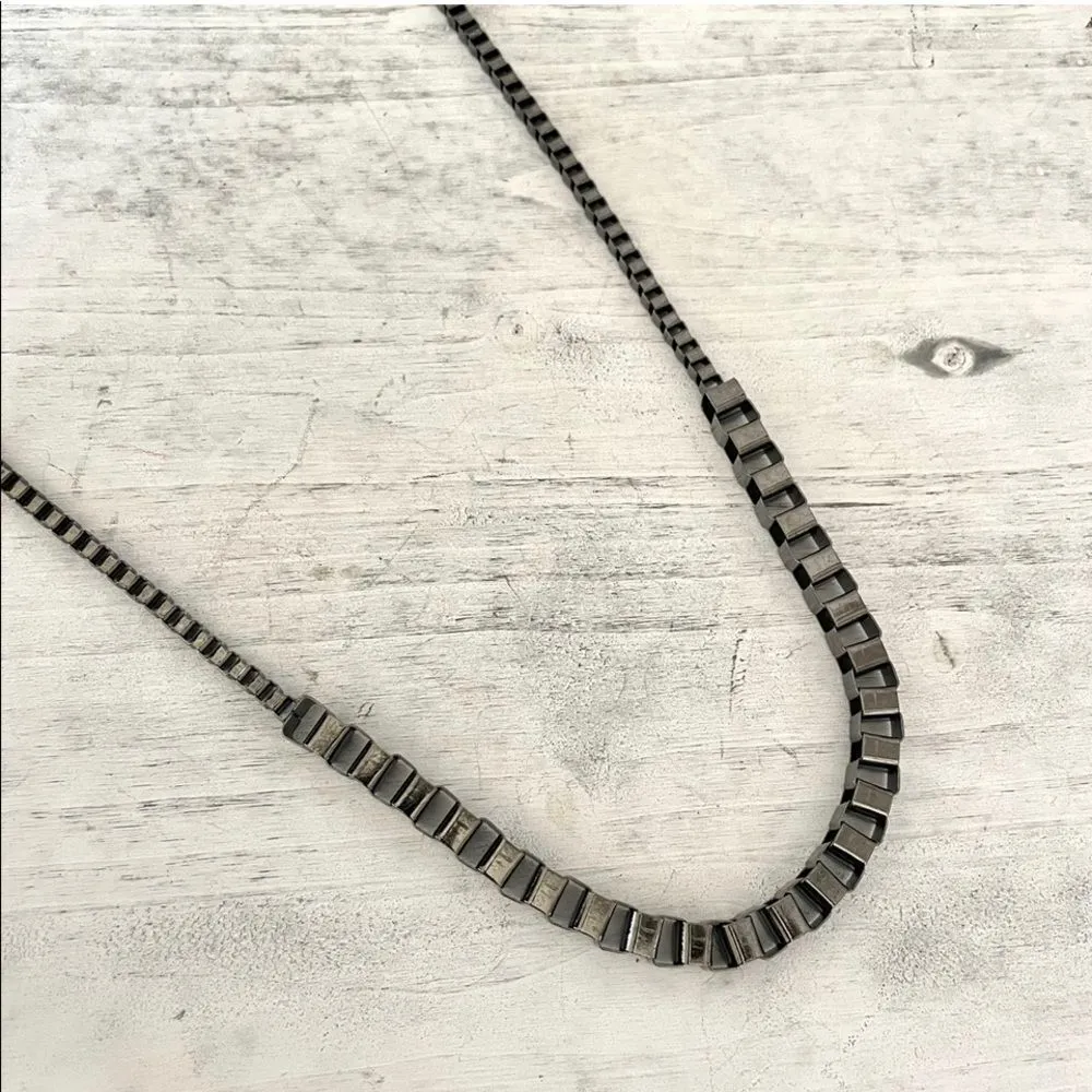 Dark grey square link necklace - Image 8