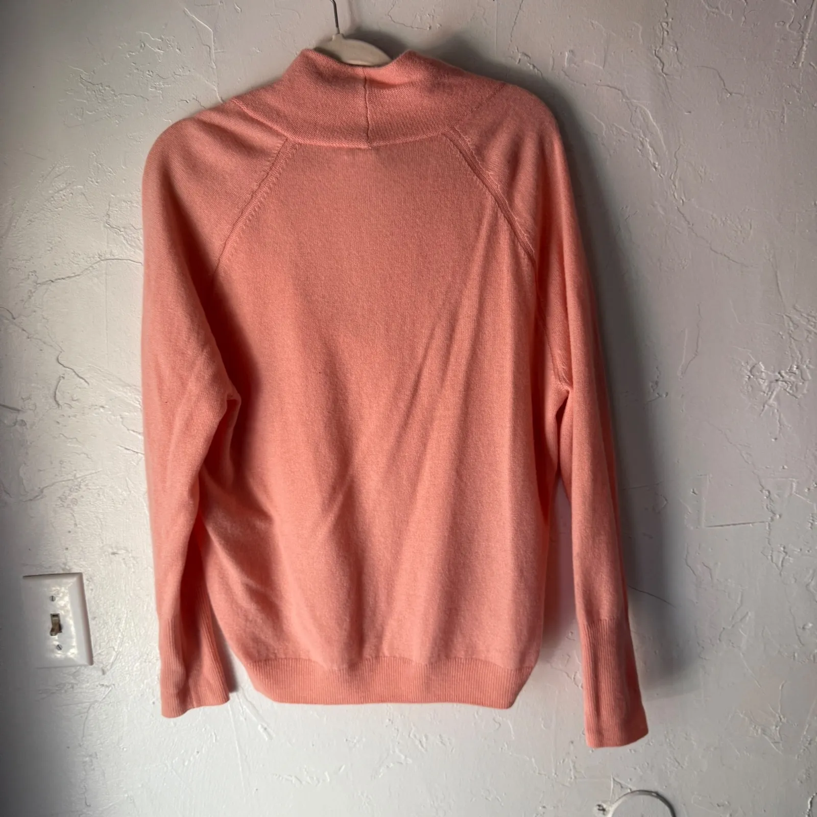 Sundance Women's Cashmere V Neck‎ Sweater Coral Pink Size Small Private Luxury - Image 8
