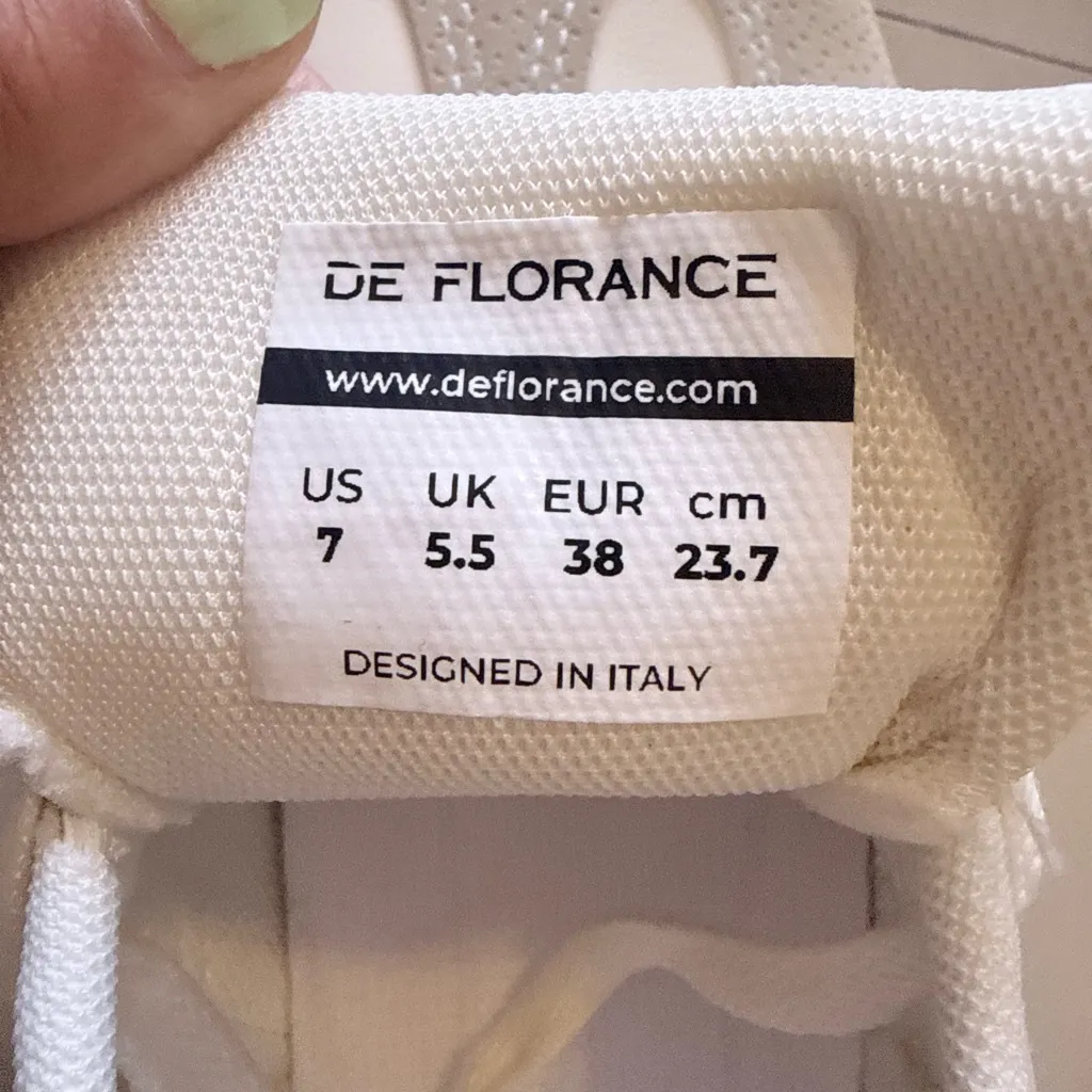 Women's Cream and Gray Athletic Shoes Size 7 - Image 11