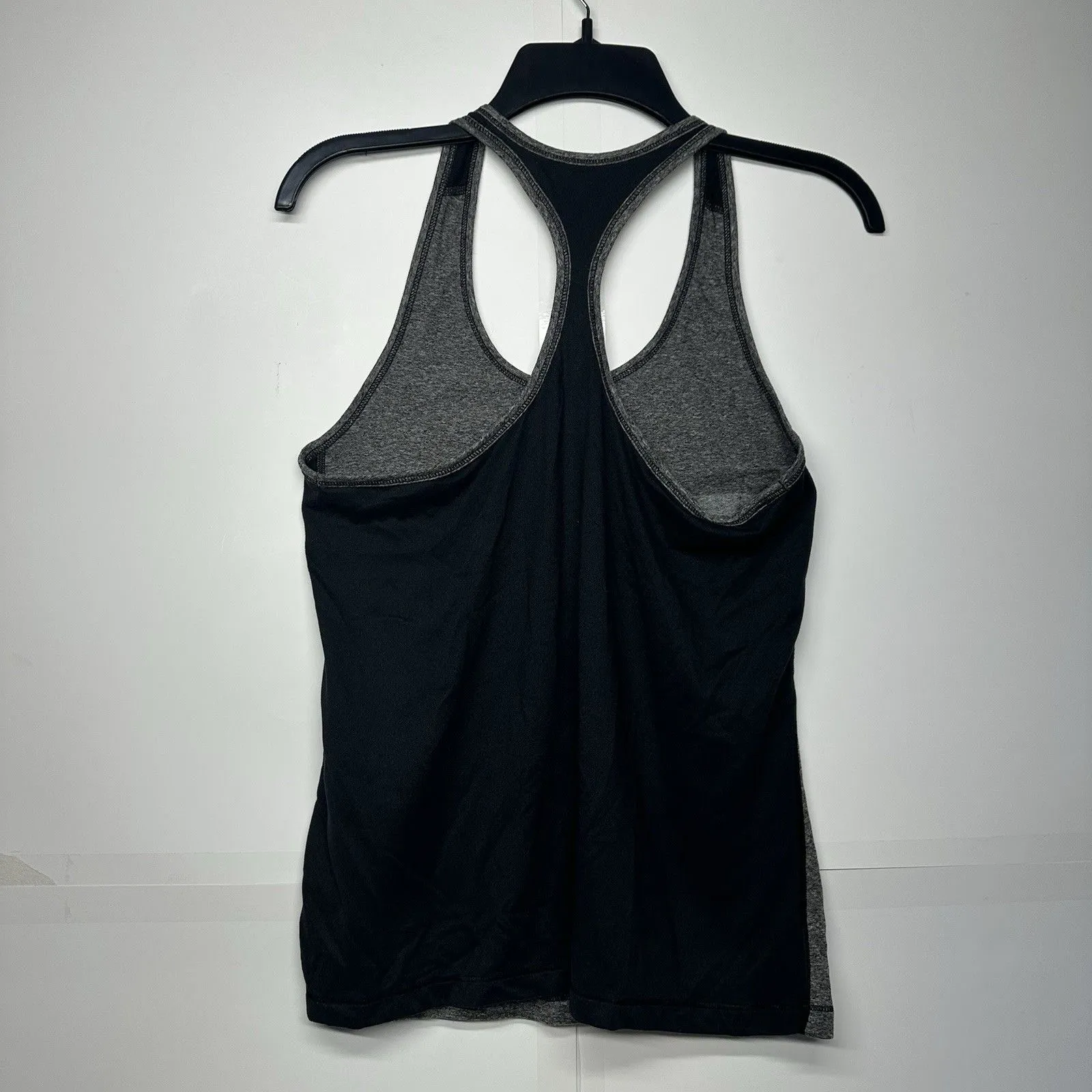 Oakley Women’s Athletic Tank Top Size Small Gray Racerback Logo Workout Shirt - Image 6