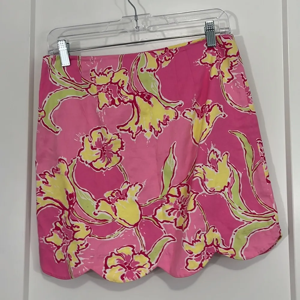 Lily Pulitzer Size 2 Pink and Yellow Floral Scalloped Hem Skirt - Image 4