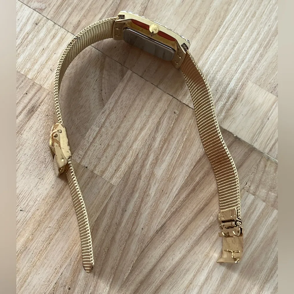 Skagen Ladies Watch Crystals Gold Tone Mesh Bracelet Pearl Dial - Image 6