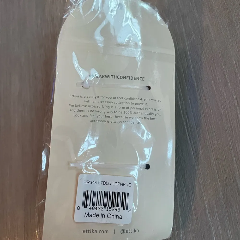 Ettika 2-Pack Mini Flower Hair Clips Pink and Blue Girly Floral - Image 3