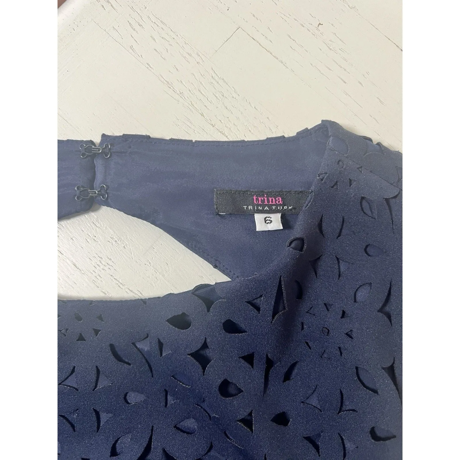 Trina Turk Cut Out‎ Dress Womens 6 Navy Blue Sleeveless Classic Preppy Chic - Image 3