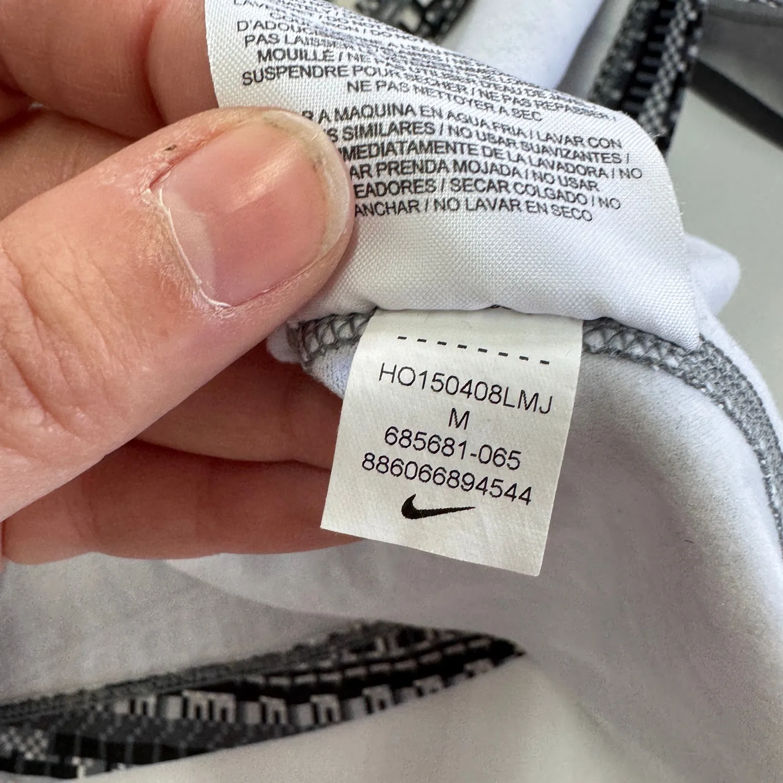 Nike Pro‎ Pullover Womens Medium Grey Fair Isle Stripe Hyperwarm Dri Fit 1/2 Zip - Image 4