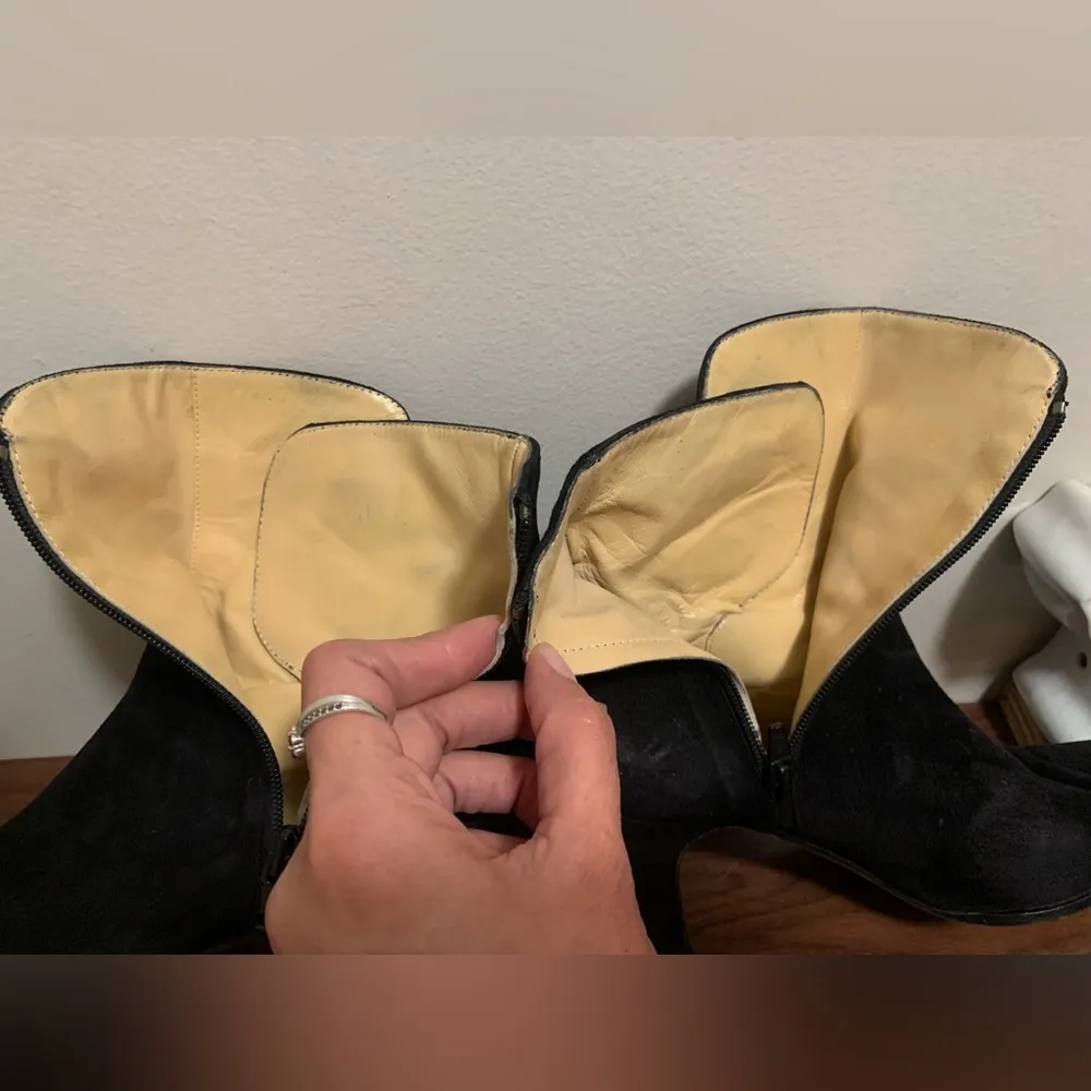 Chantal Italy Black suede leather size 10M - Image 3