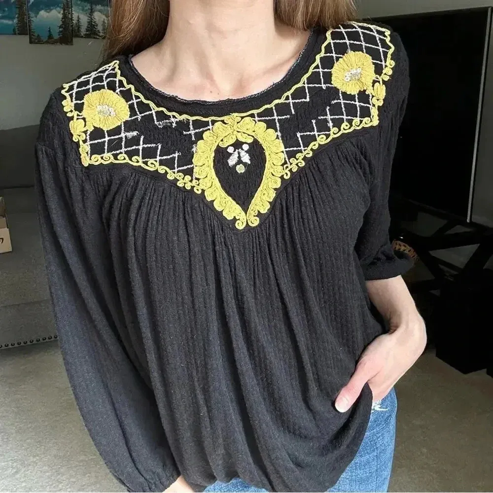 Free People Begonia Embroidered Long Sleeve Top Medium - Image 2