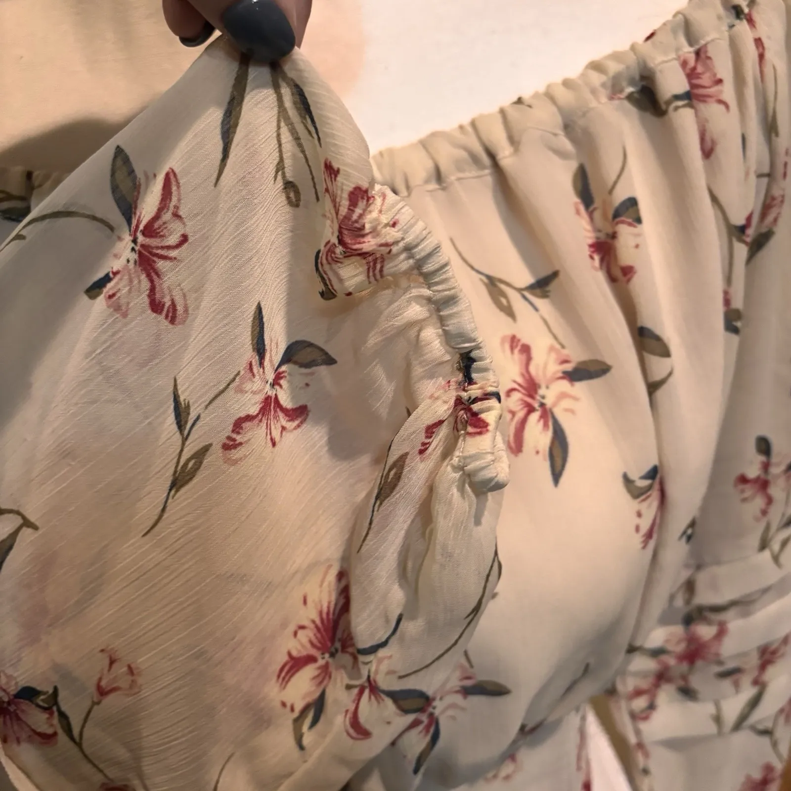 Kori America Floral Off Shoulder Crop Top Smocked Back Long Sleeve Size S - Image 4