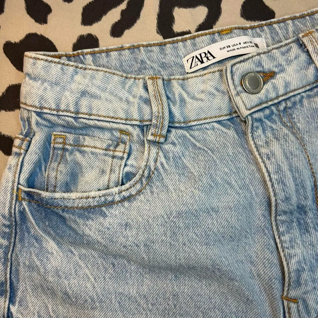 ZARA Baggy Bermuda Denim Shorts – Size 4 - Image 3
