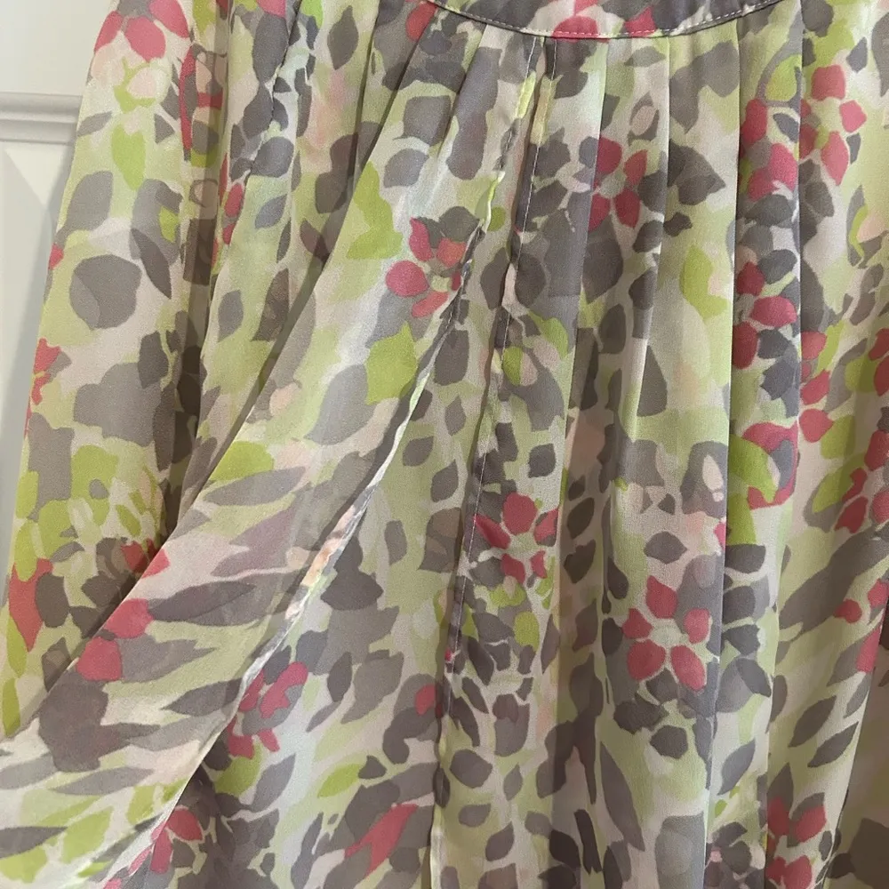 Loft Sleeveless Blouse Gray Green Size M - Image 8