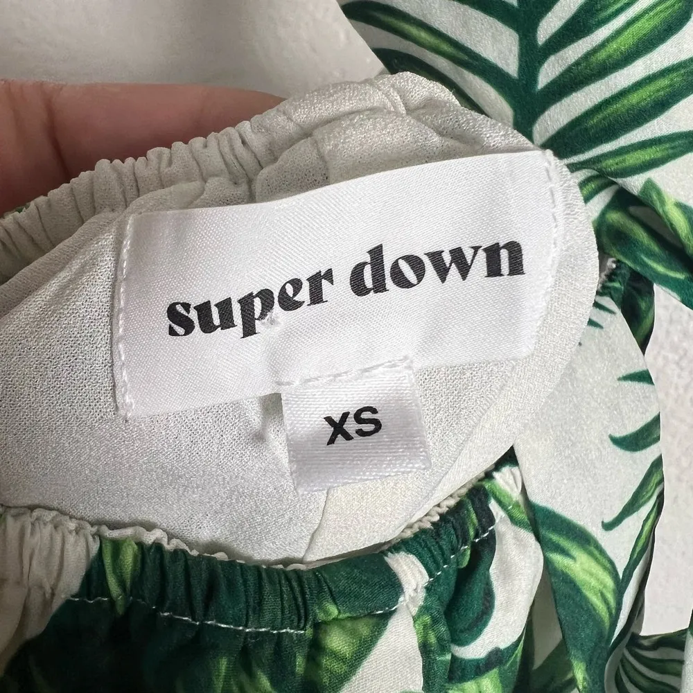 Super Down Eliana O-Ring Cut Out Tropical Leaf Print Halter Romper Size S - Image 6