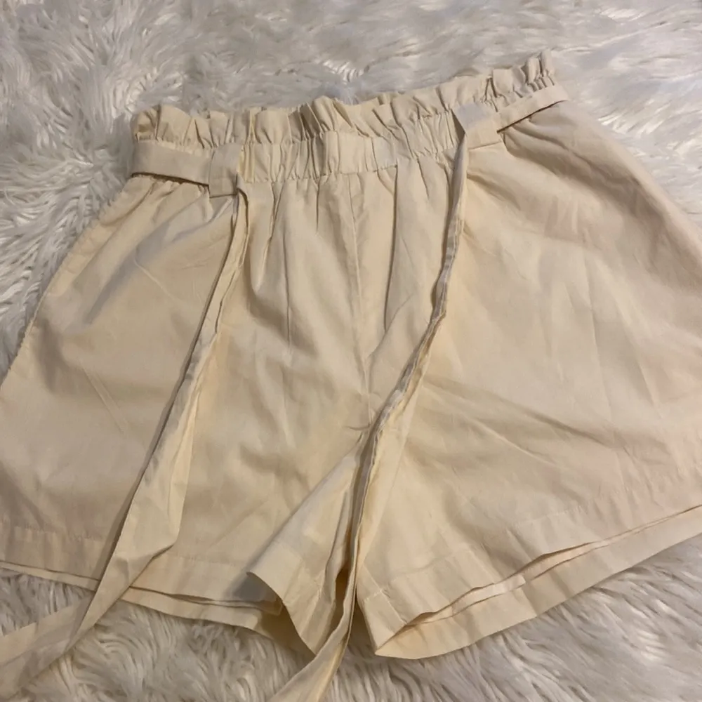 Alli Rose Shorts size L brand new elastic waist with belt inseam 4” - Image 6