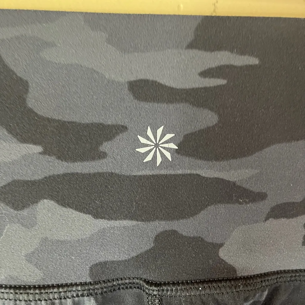 Athleta Womens Salutation Camo Joggers Size Large Activewear Streetwear - Image 10
